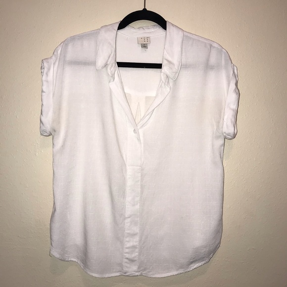 White button-up blouse - Picture 1 of 3